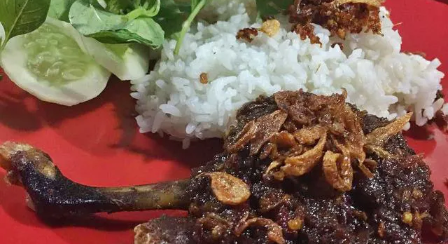Nasi Bebek Legit di Jantung Cilacap: Rasa yang Menggoda Jiwa Kuliner