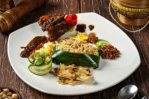 Nasi Bebek & Ayam Bumbu Ireng: Kenangan Lezat di Jantung Cilacap